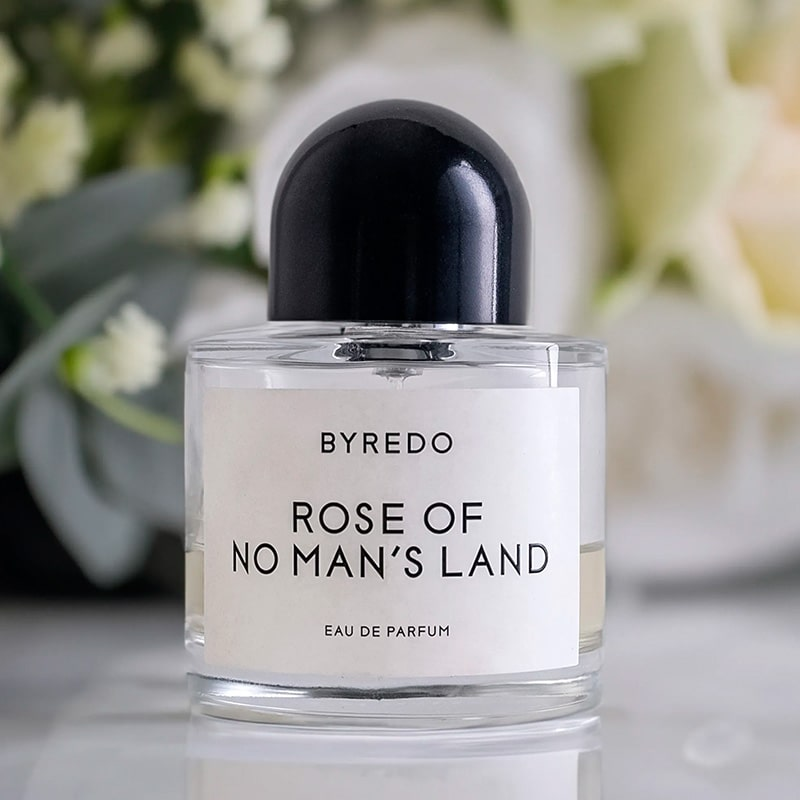 Thiết kế chai Byredo Rose Of No Man's Land EDP – Chai thủy tinh trong suốt với nắp đen sang trọng